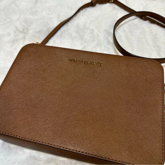 NWT Michael Kors Jet Set Large Saffiano Leather Crossbody Bag - Picture 3 of 8